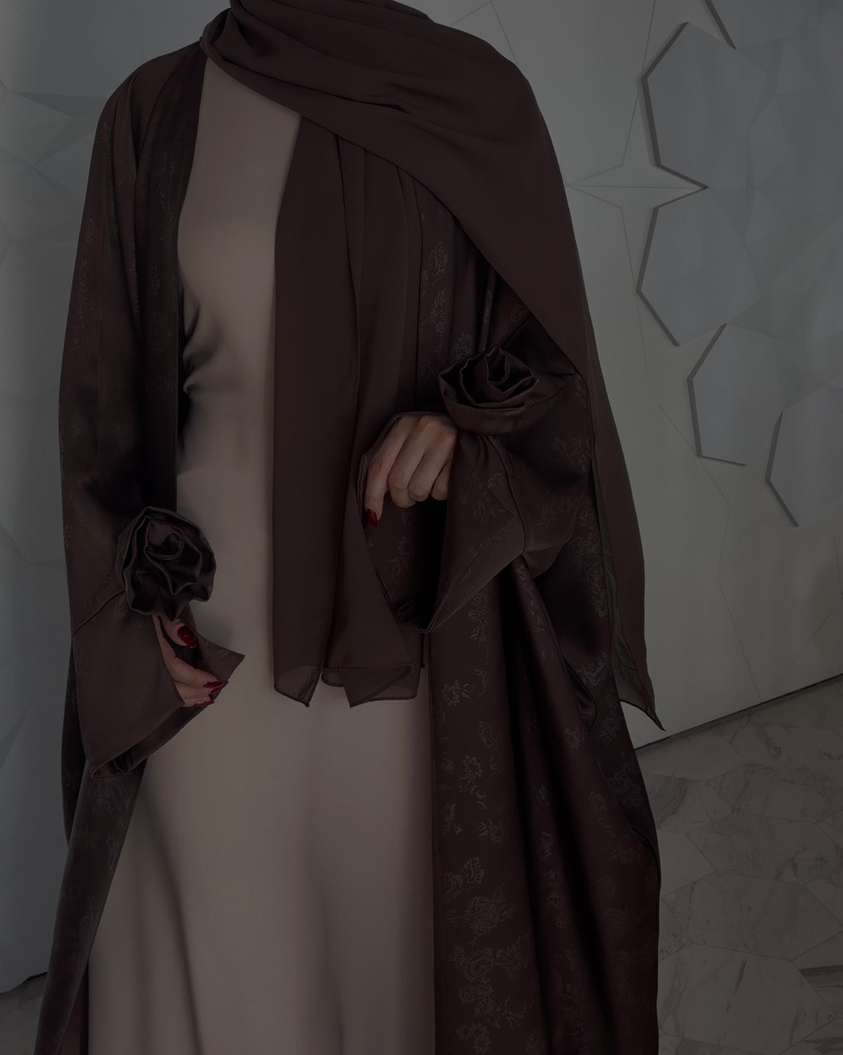 عباية بإطلالة متكاملة… أو بمفردها